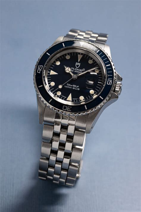 72090 tudor mini sub.